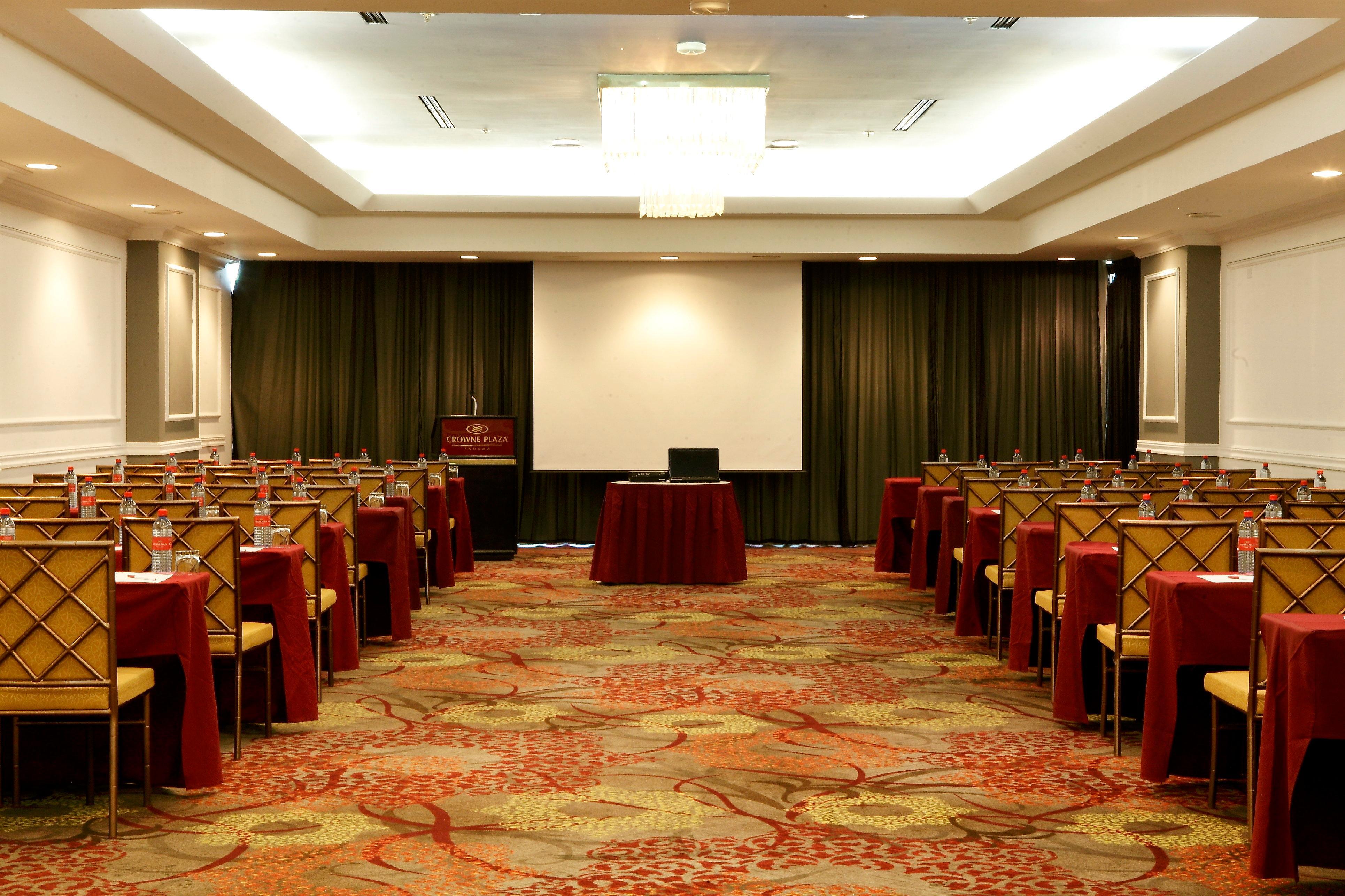 Crowne Plaza 4*