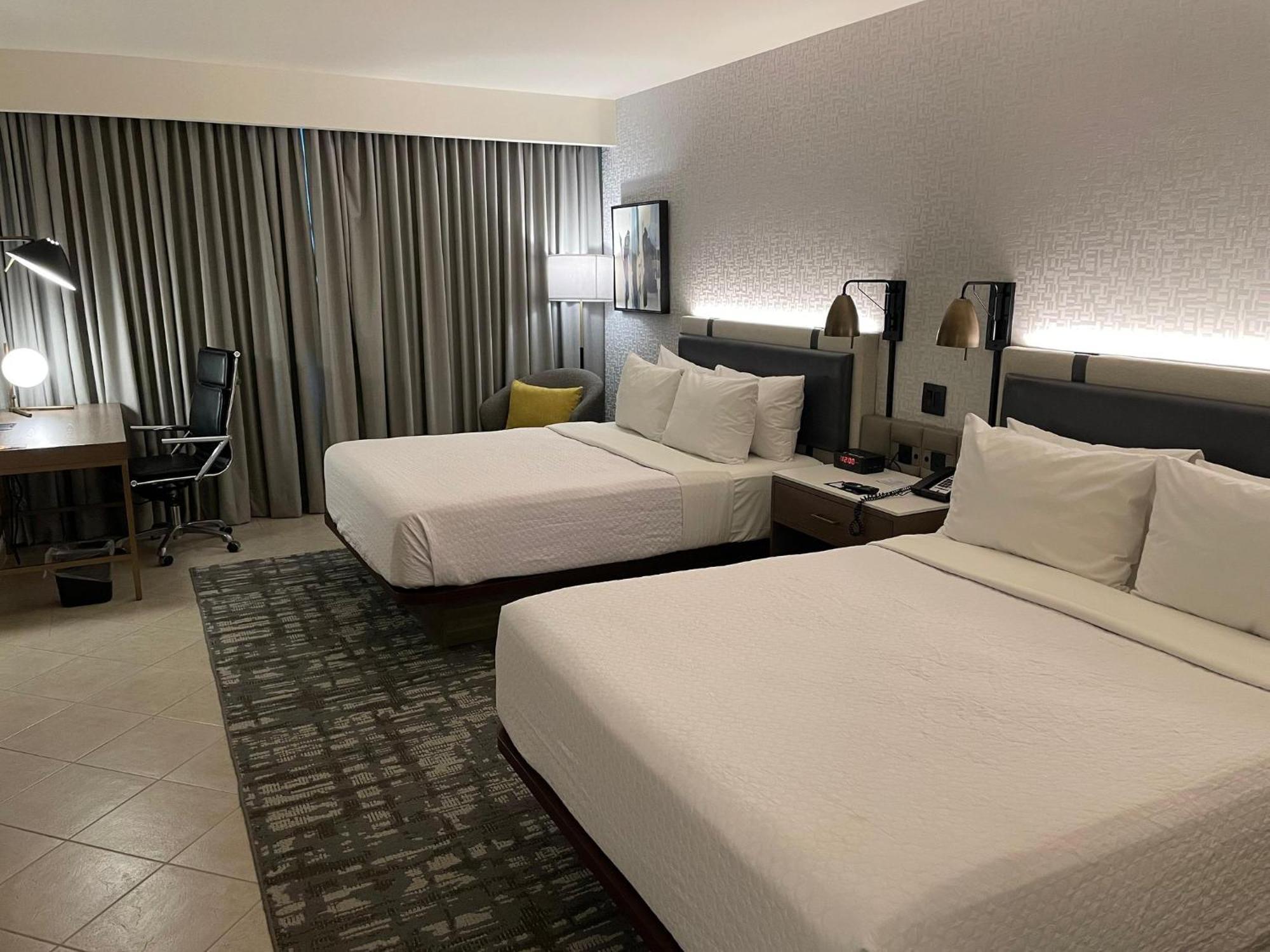 Hotel Crowne Plaza 4*