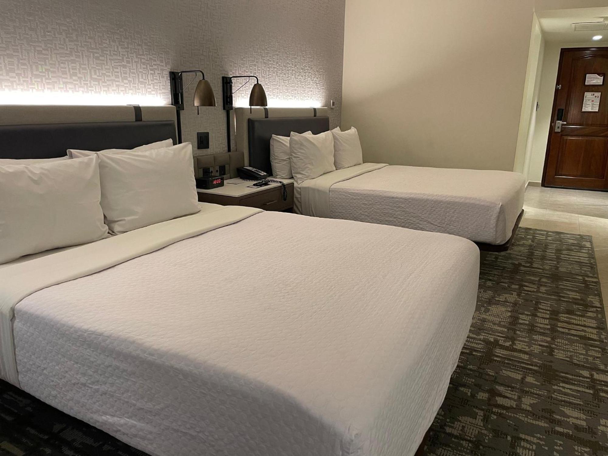 Crowne Plaza By Ihg 4*