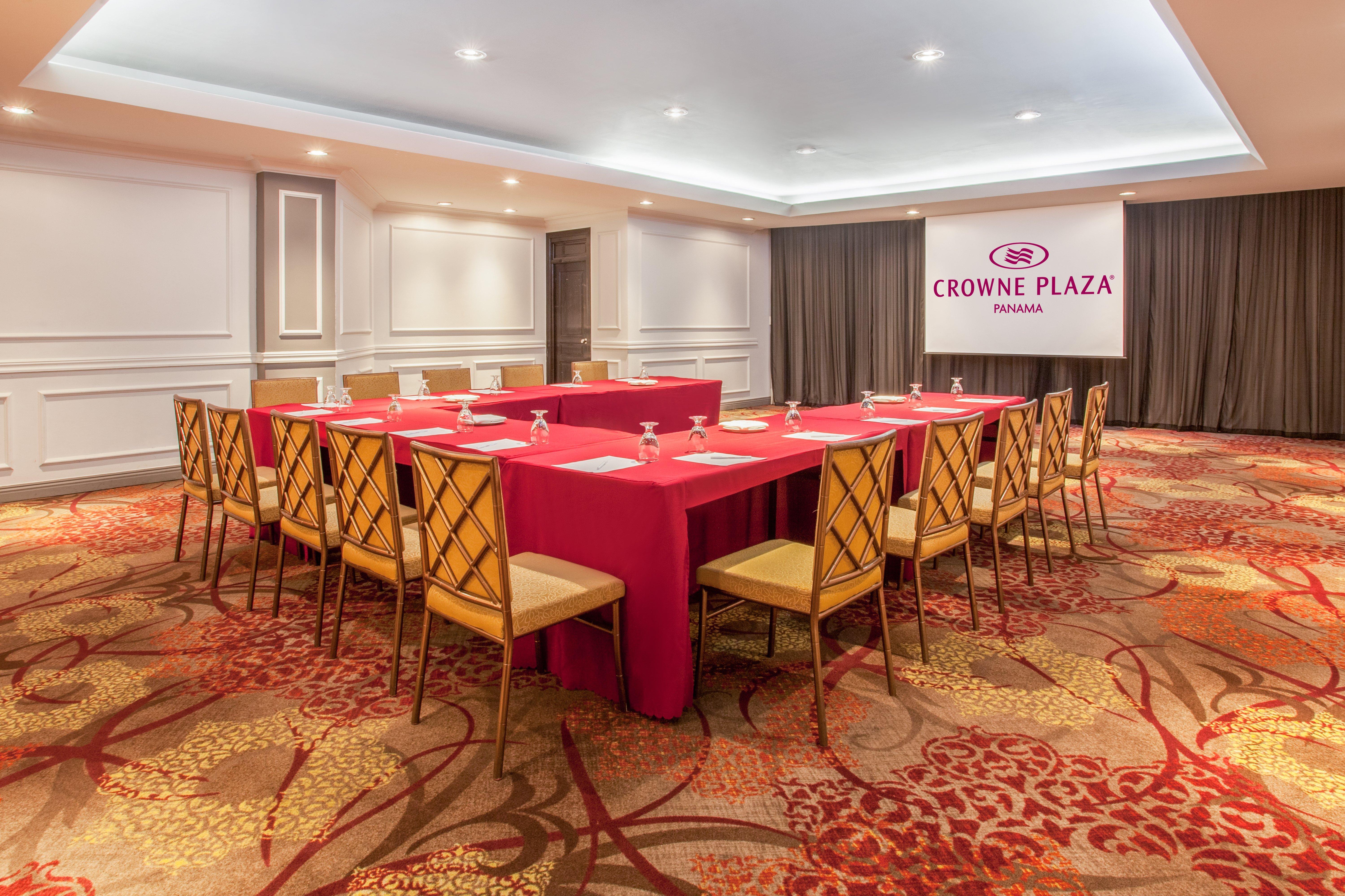 Crowne Plaza By Ihg Hotel