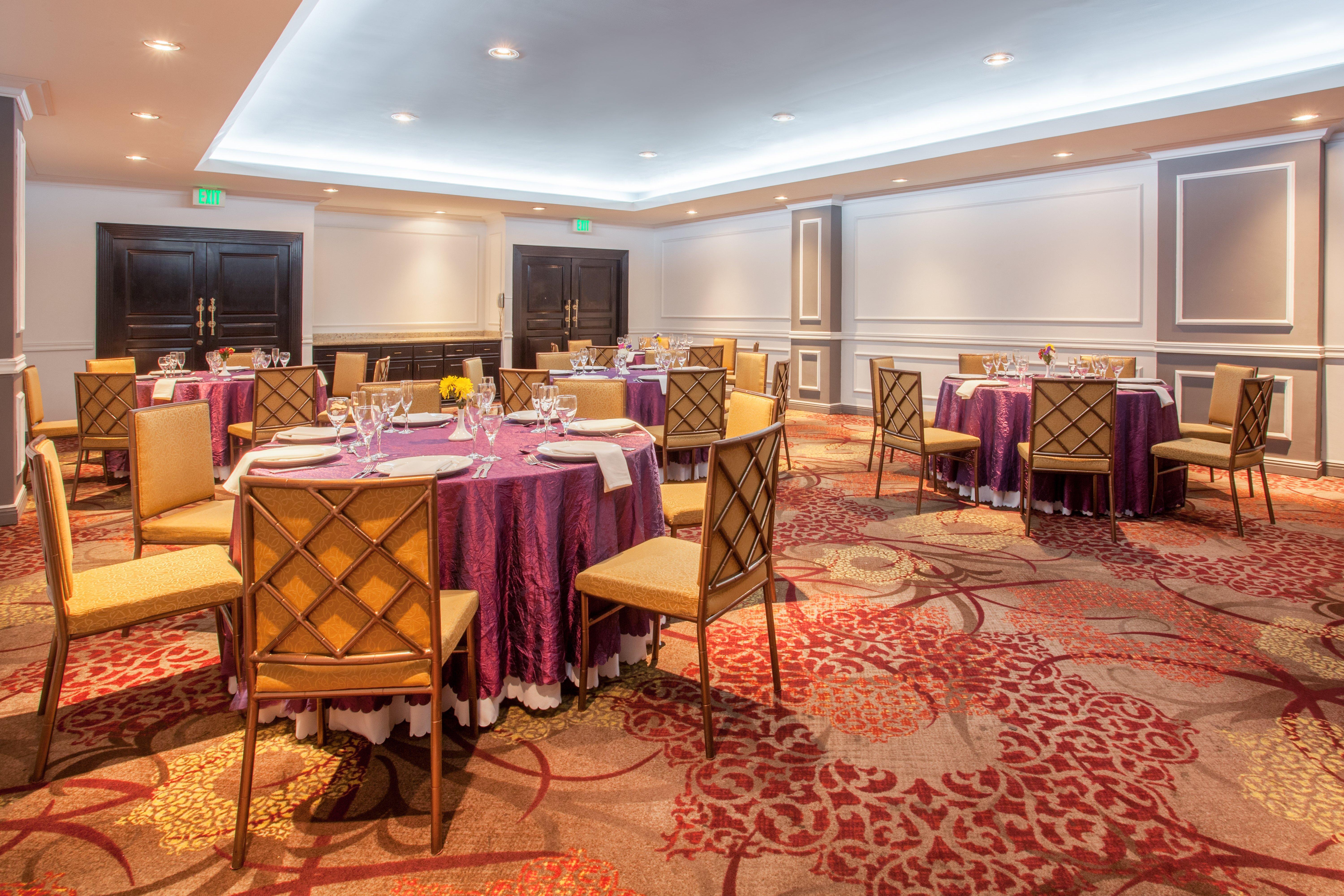 Crowne Plaza By Ihg Hotel 4*